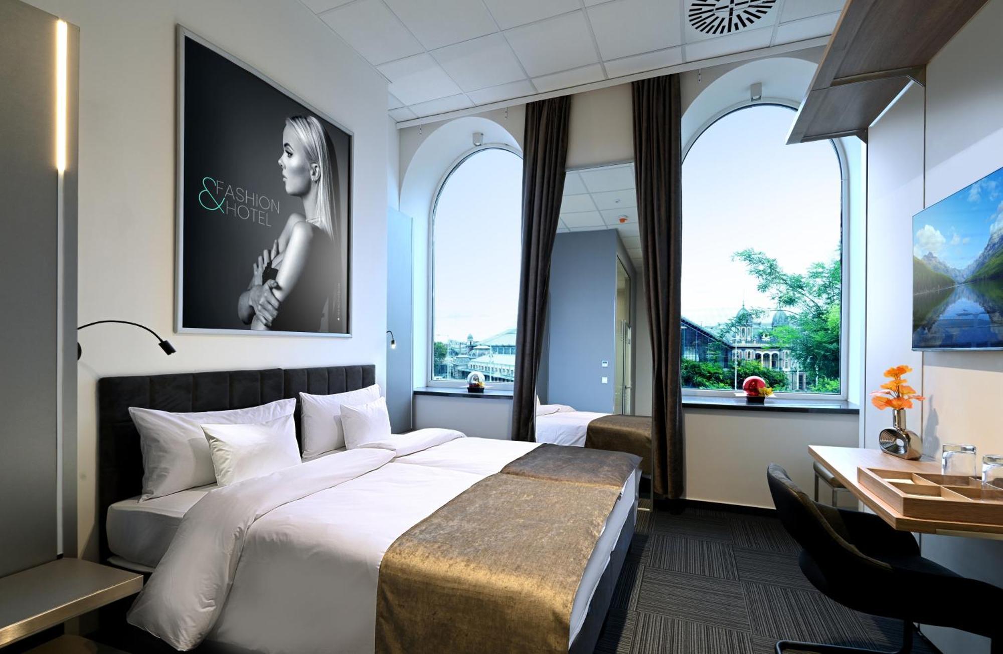 Fashion City Hotel Superior Budapest Exteriör bild